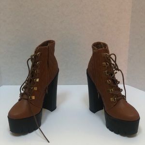Women’s rocker boots